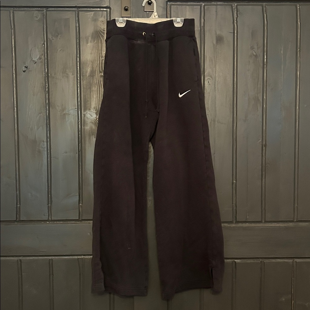 Black Nike fleece sweats